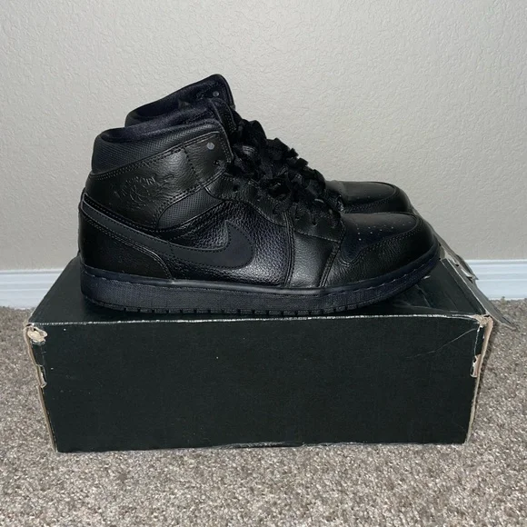 Jordan 1 Retro Black Mens Size 10 - Picture 4 of 6
